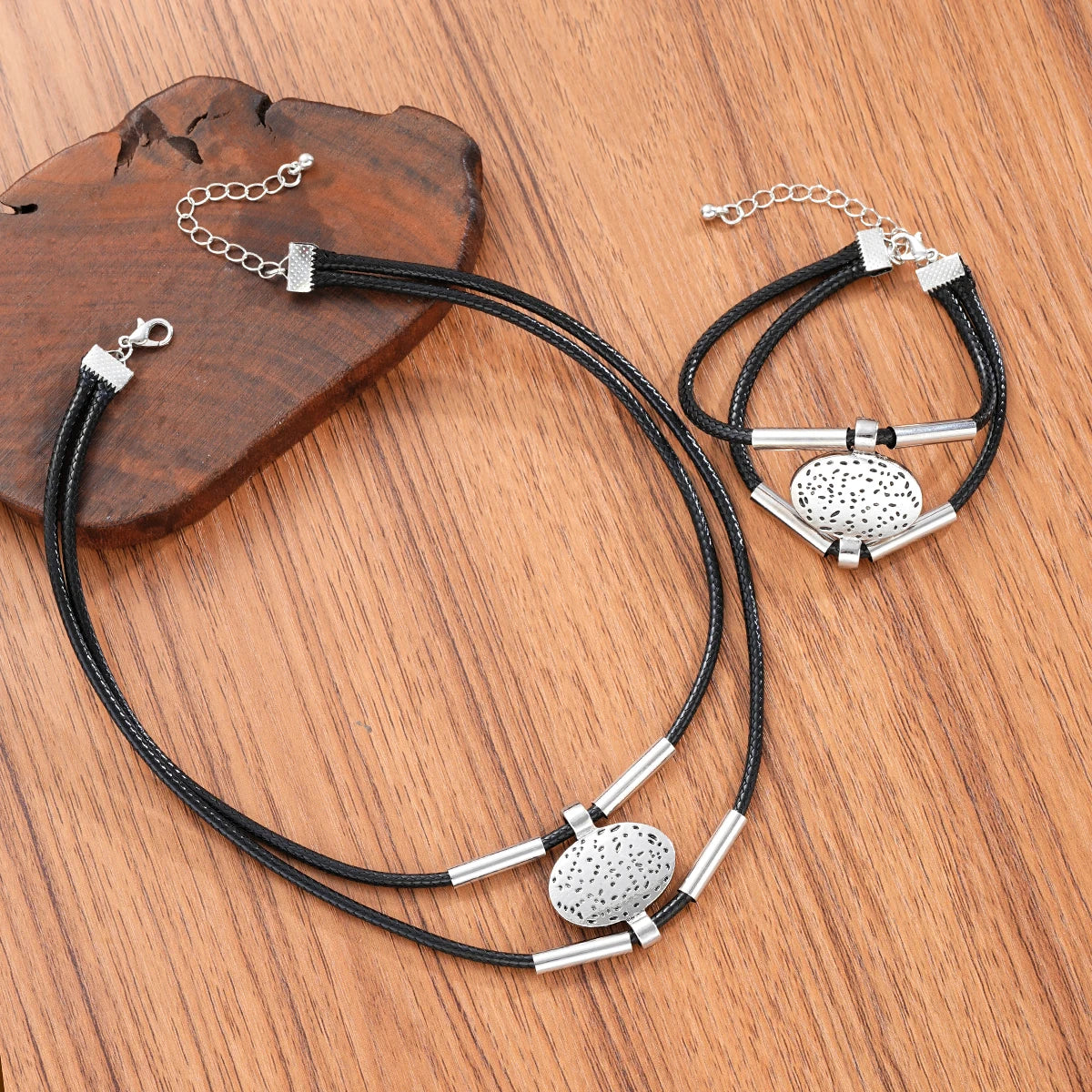 Vintage Oval Metal Faux Leather Necklace Bracelet Jewelry Set
