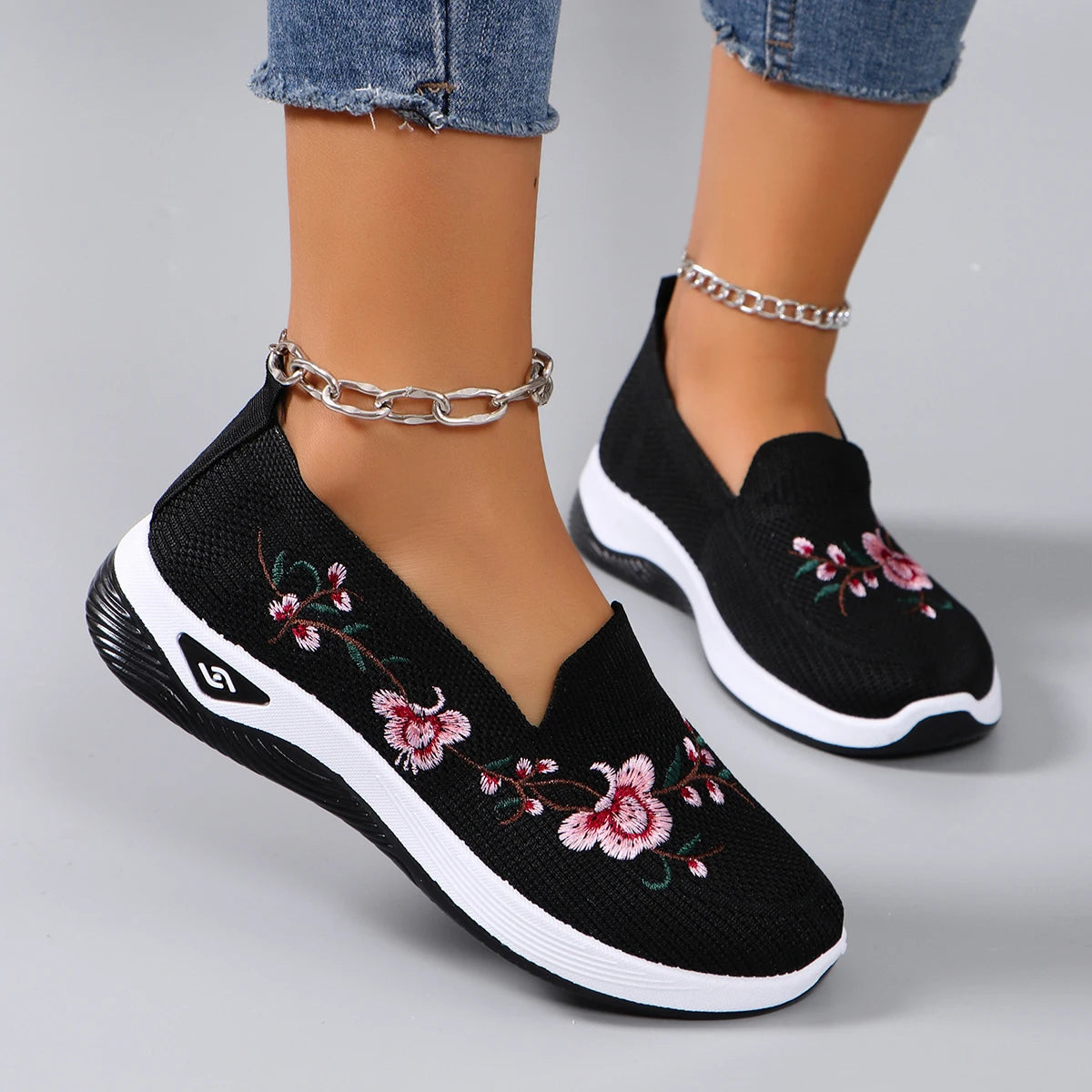 Women’s Breathable Lightweight Non-Slip Sports Shoes