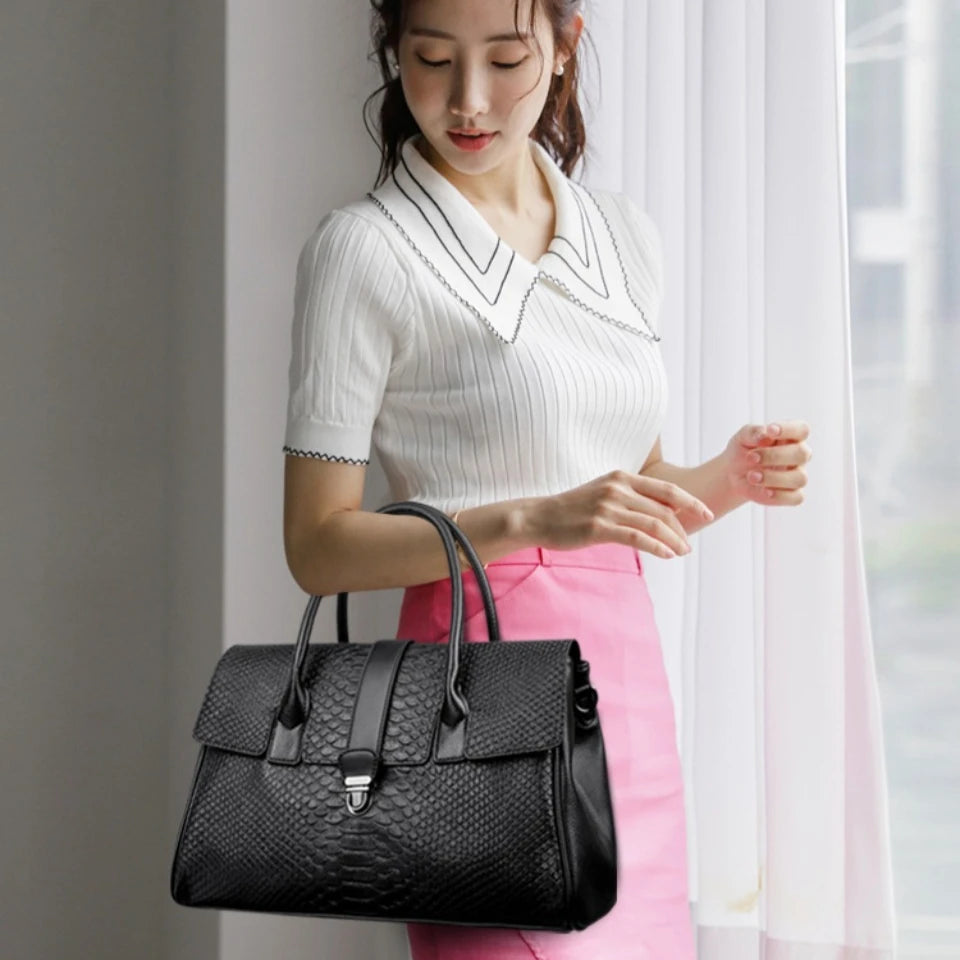 Women’s Oversized Snake Pattern Tote Bag