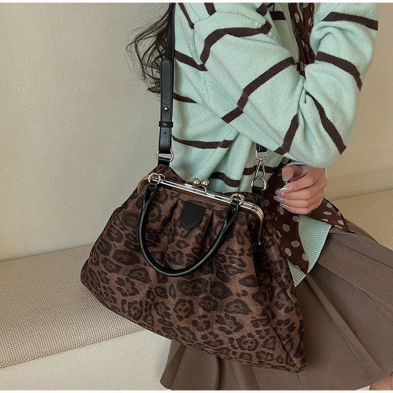 Women’s Pleated Cloud Shoulder Bag