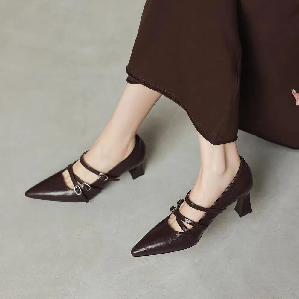 Women’s Vintage Pointed Toe Pumps