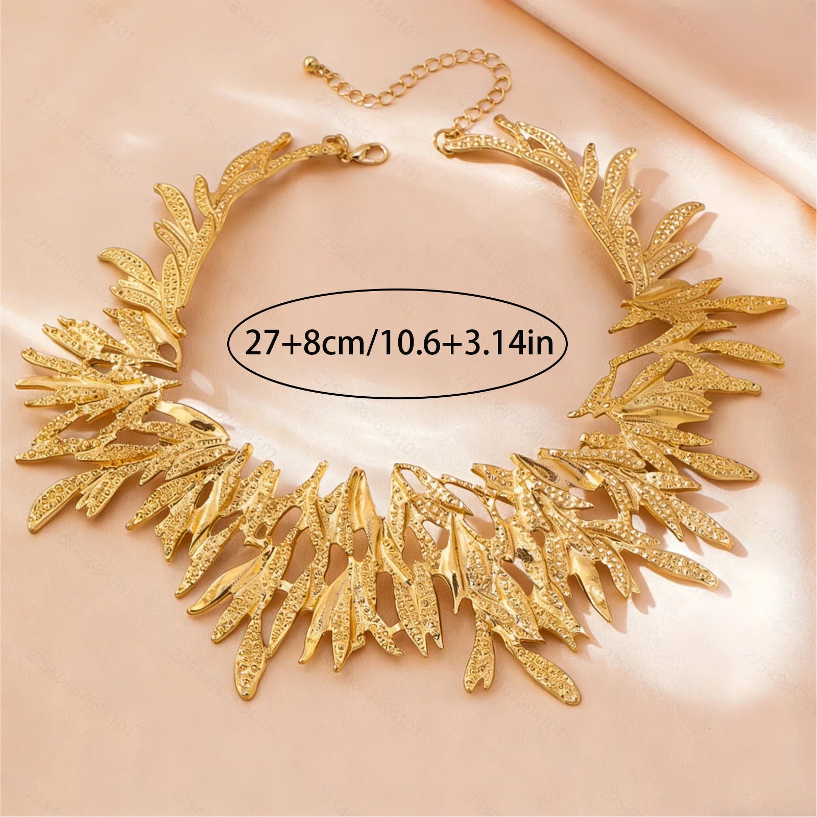 A Charming, Versatile, Exaggerated Women's Metal Choker
