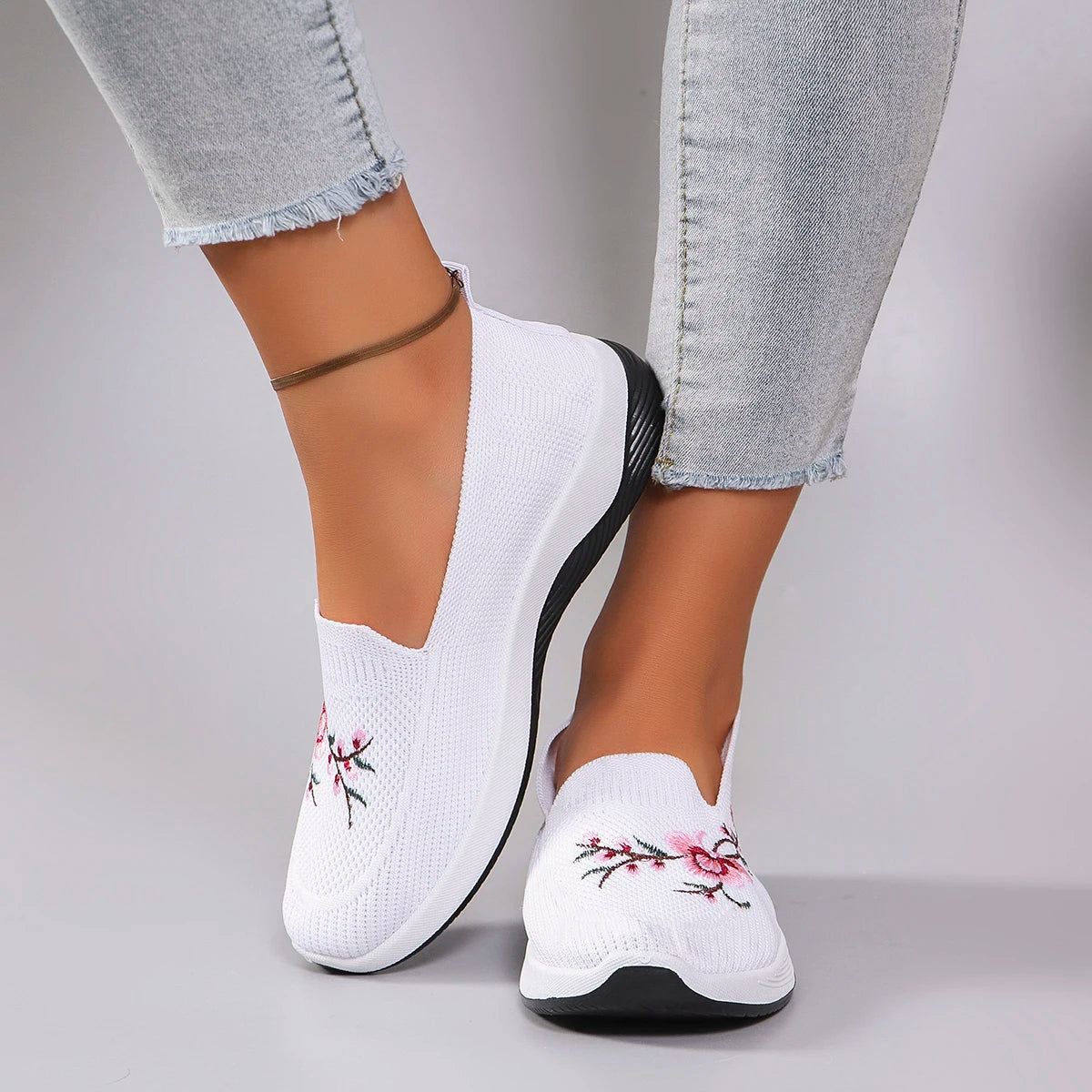 Women’s Breathable Lightweight Non-Slip Sports Shoes