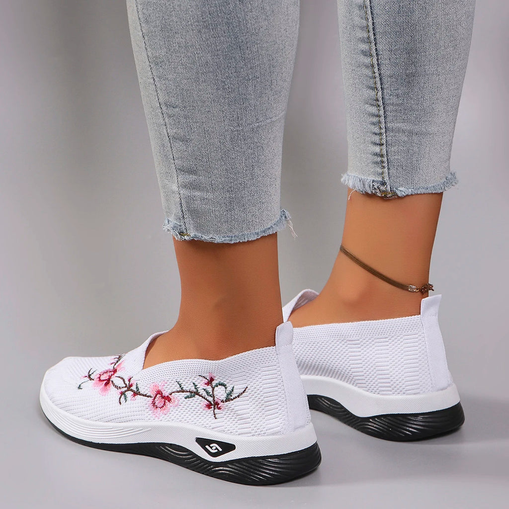 Women’s Breathable Lightweight Non-Slip Sports Shoes
