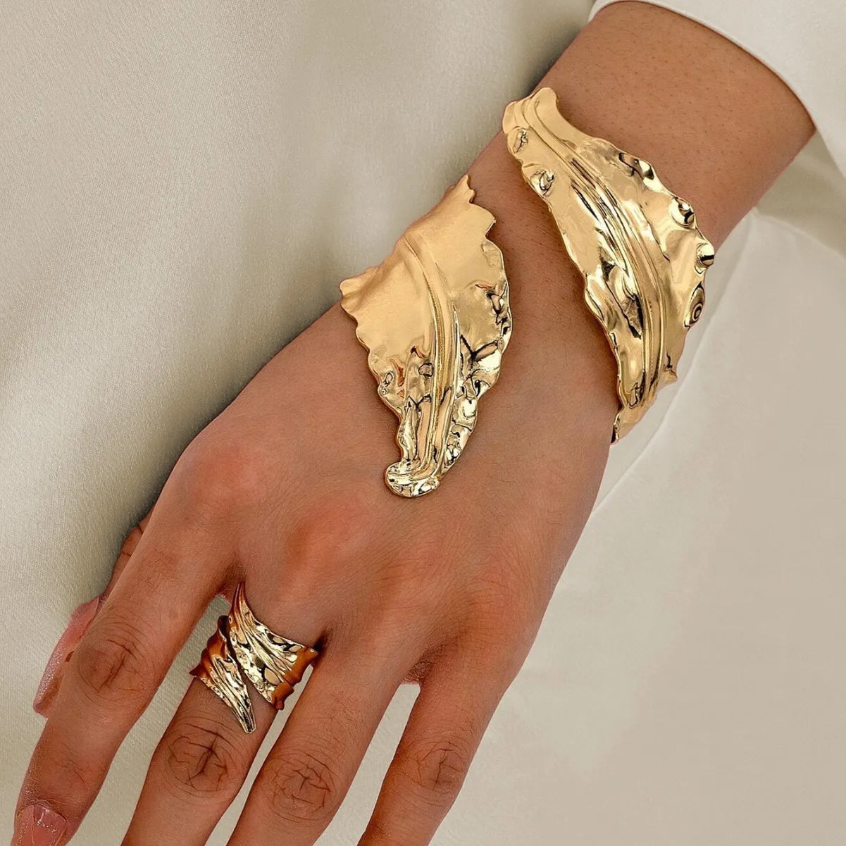 Vintage Pleated Leaf Spiral Opening Bracelet Ring Set