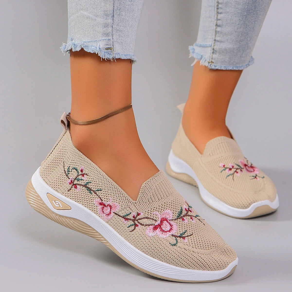 Women’s Breathable Lightweight Non-Slip Sports Shoes