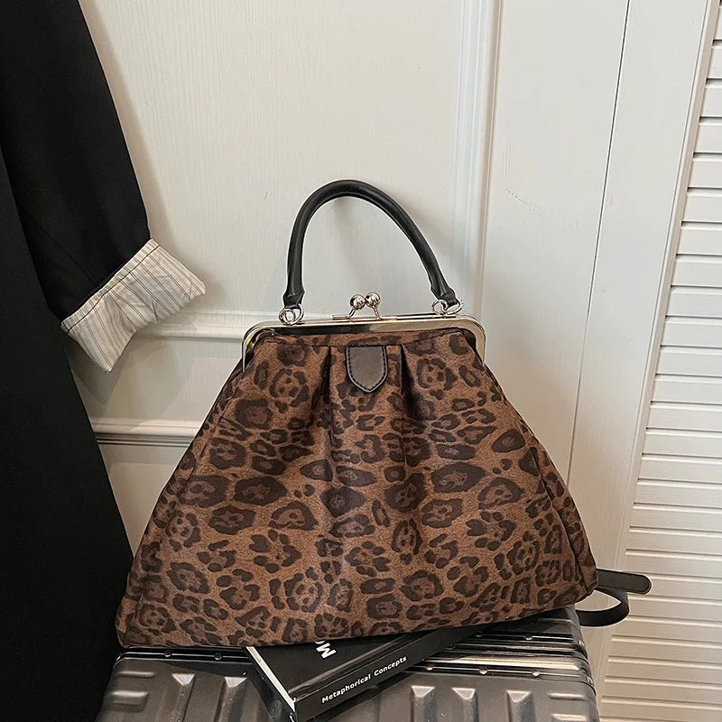 Women’s Pleated Cloud Shoulder Bag