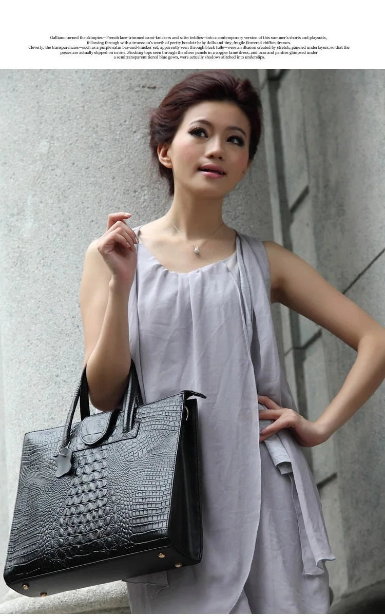 Large Crocodile Pattern Genuine Leather Shoulder Bag