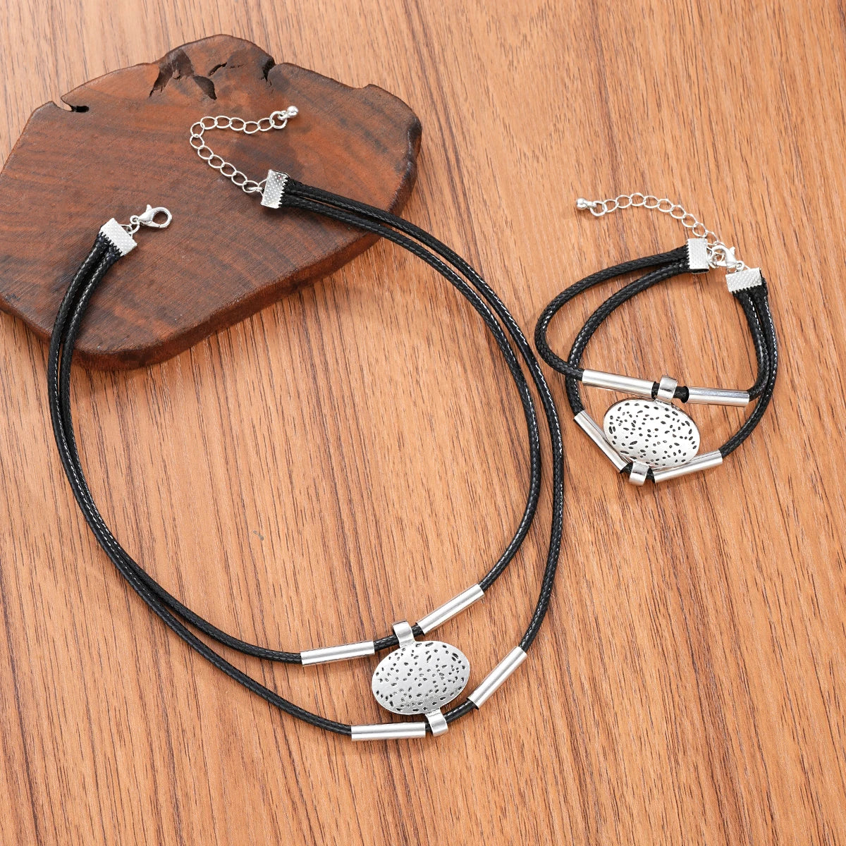 Vintage Oval Metal Faux Leather Necklace Bracelet Jewelry Set