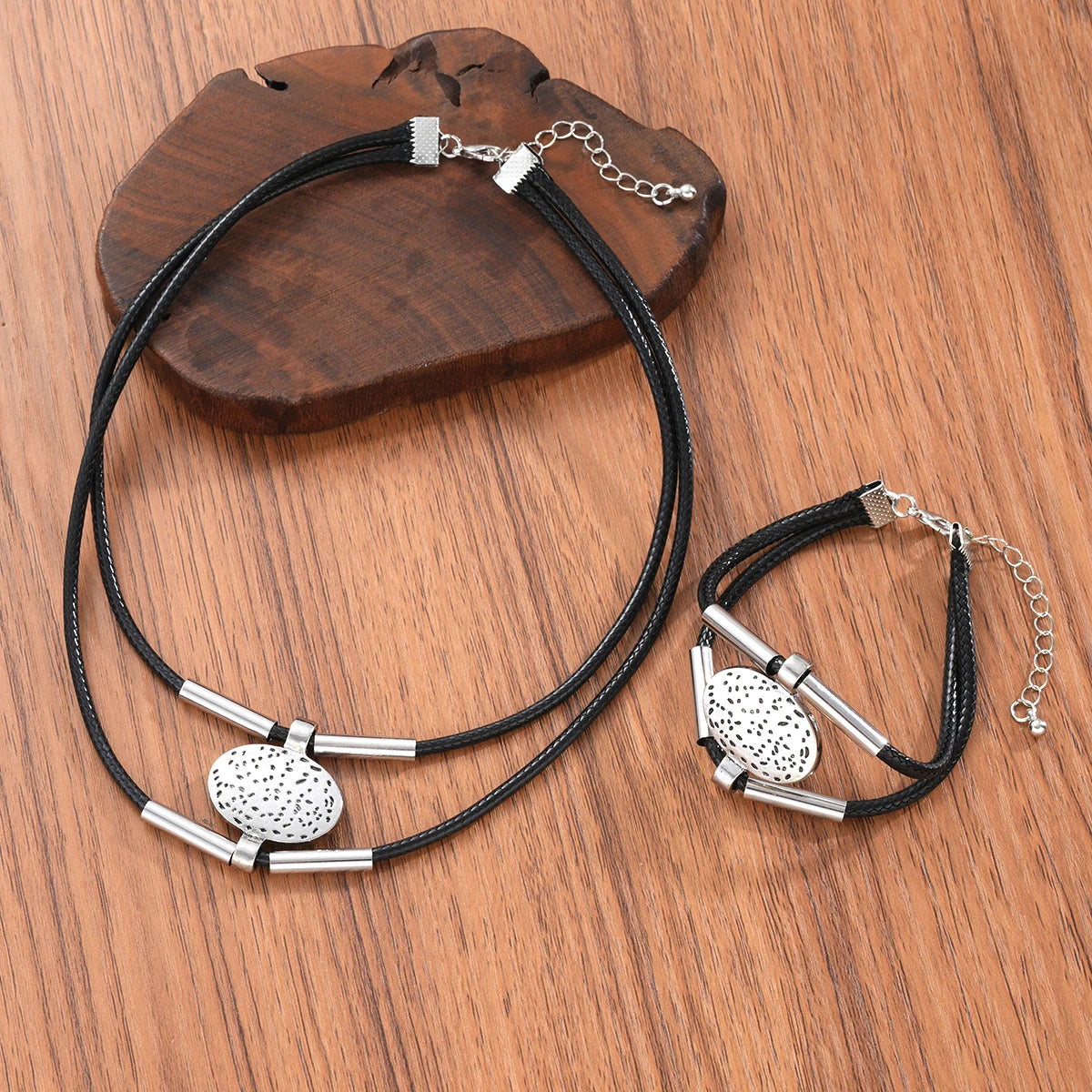Vintage Oval Metal Faux Leather Necklace Bracelet Jewelry Set