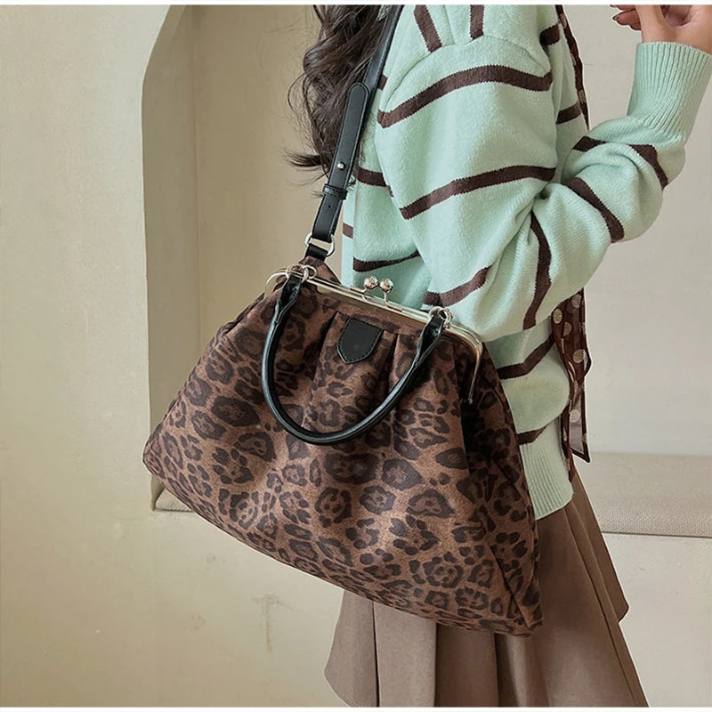 Women’s Pleated Cloud Shoulder Bag