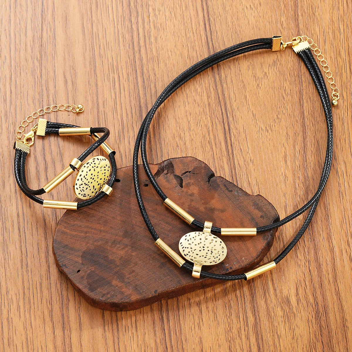 Vintage Oval Metal Faux Leather Necklace Bracelet Jewelry Set