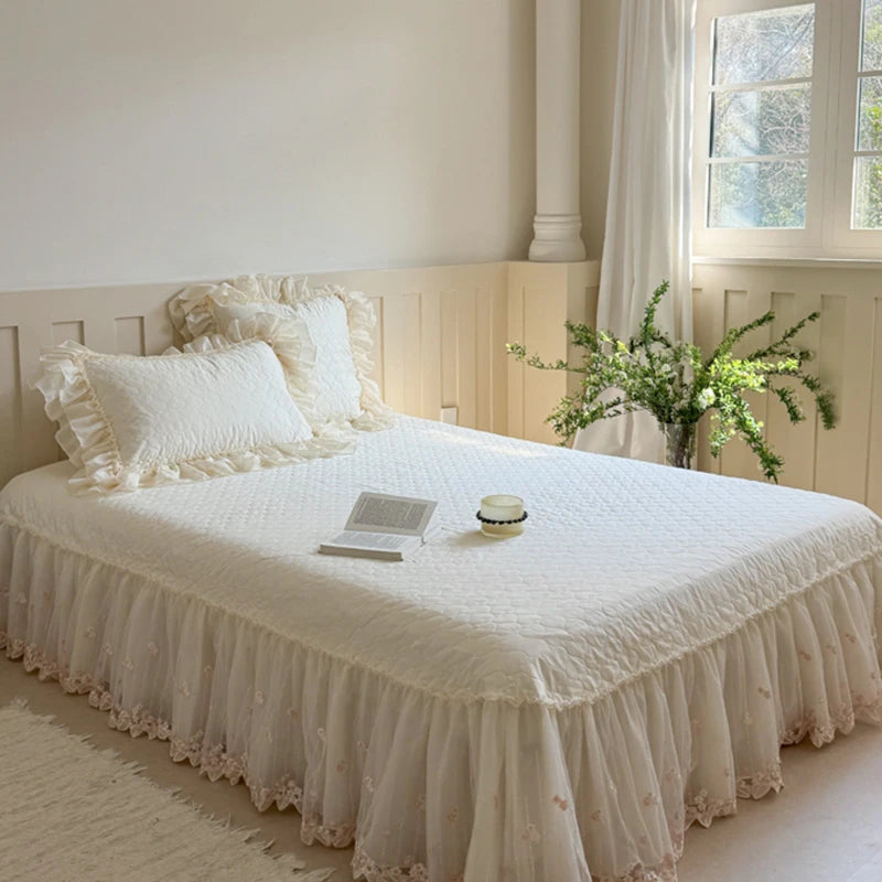 Elegant White/Pink Lace Ruffle Egyptian Cotton Bedding Set