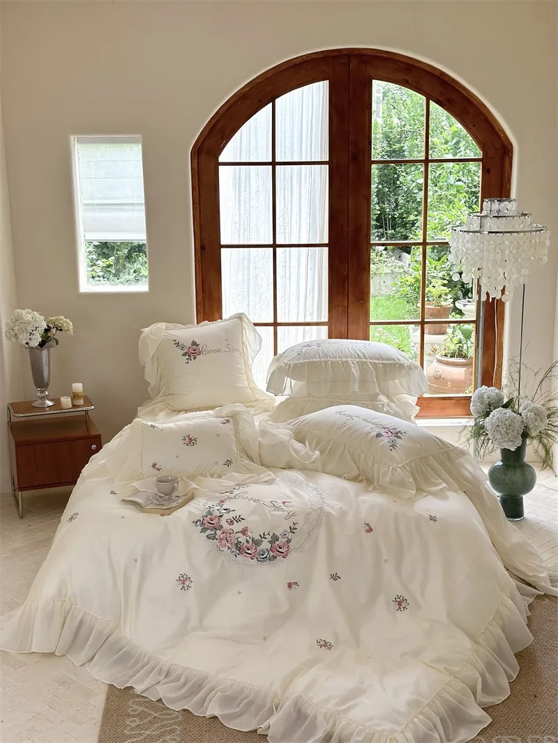 100% Egyptian Cotton Floral Embroidery Luxurious Bedding Set