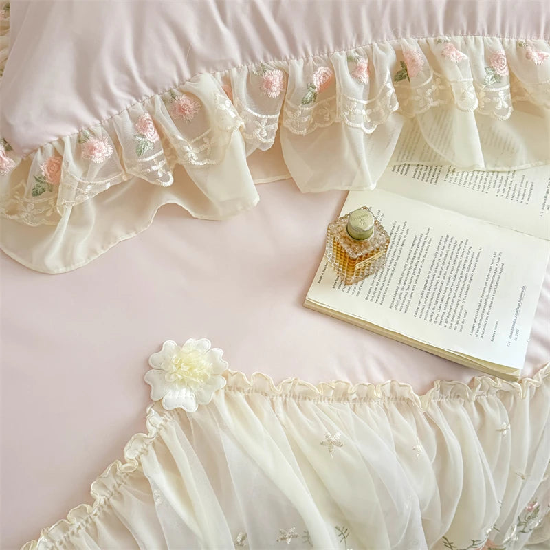 Luxurious Embroidery Bedding Set